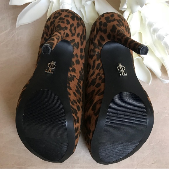 𝐉𝐄𝐍𝐍𝐈𝐅𝐄𝐑 𝐋𝐎𝐏𝐄𝐙 Peep-Toe Stiletto - Picture 7 of 12